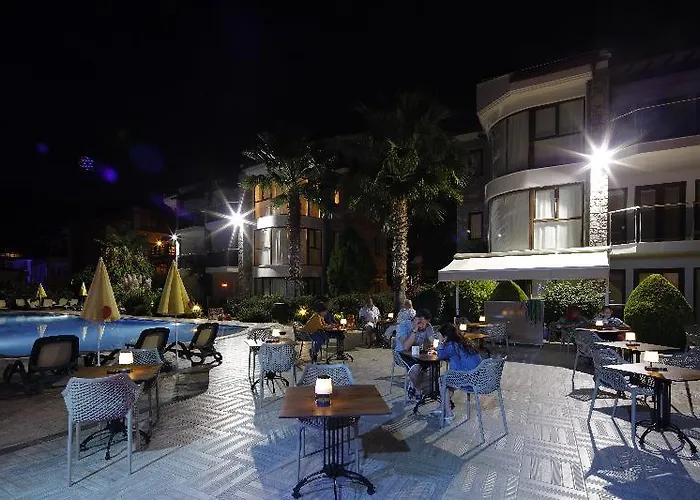 Golden Life Heights Deluxe - Adult Only מלון