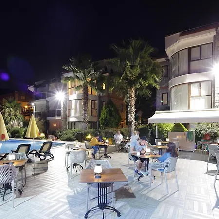Golden Life Heights Deluxe - Adult Only 4*