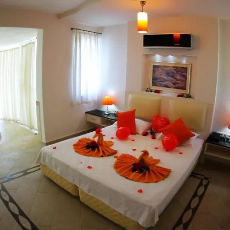 Golden Life Heights Deluxe - Adult Only Hotell 3*