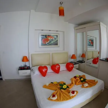 Golden Life Heights Deluxe - Adult Only Otel 3*
