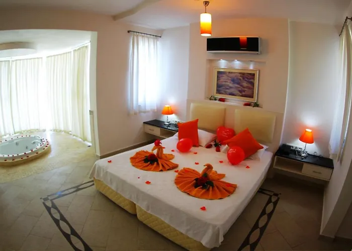 Golden Life Heights Deluxe - Adult Only Hotel 3*